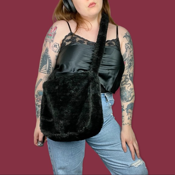 UNIF Handbags - UNIF Faye Bag in Black